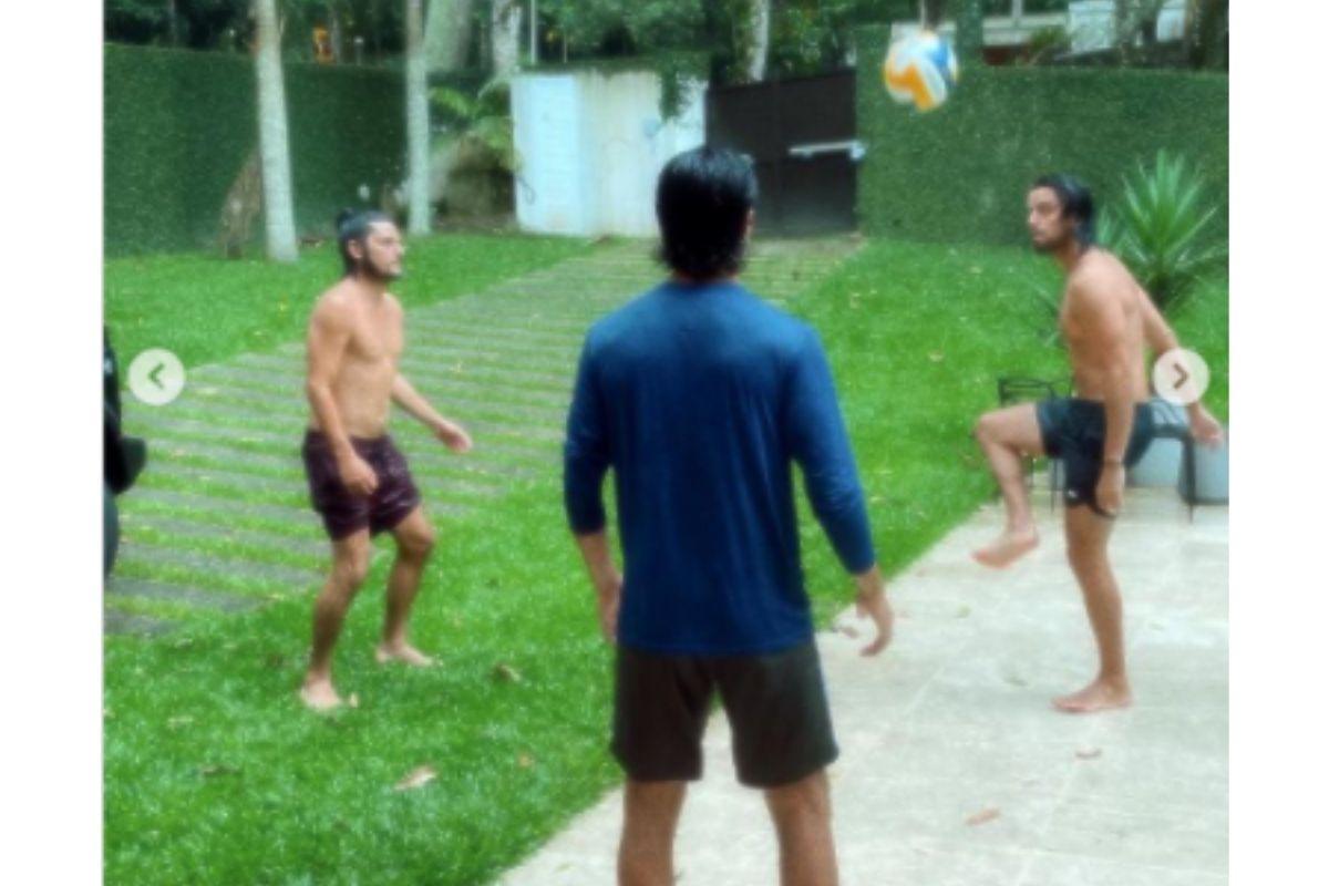 Rodrigo, Felipe e Bruno Gissoni jogando bola