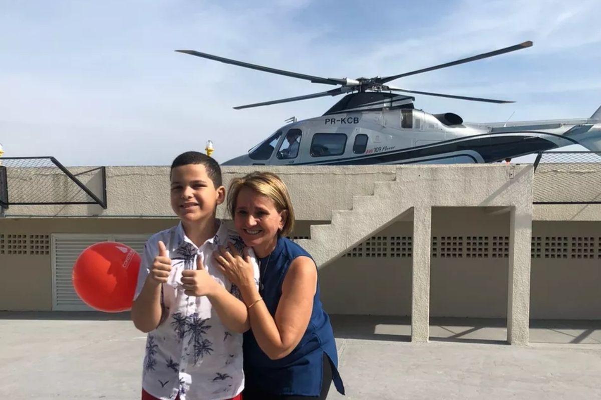 A professora realizou o sonho do menino de voar de helicóptero