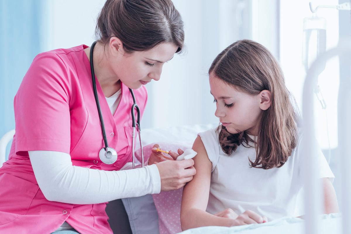 Crianças devem ser vacinadas contra a covid-19