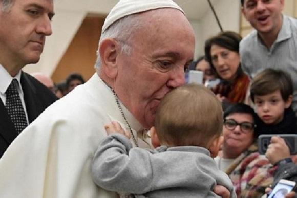 Papa fez críticas às famílias modernas 
