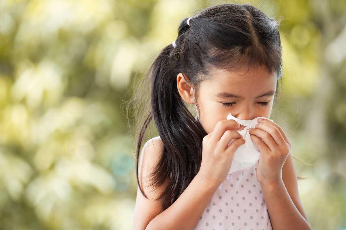 Realizar a tríade da higiene nasal previne sua família de doenças respiratórias