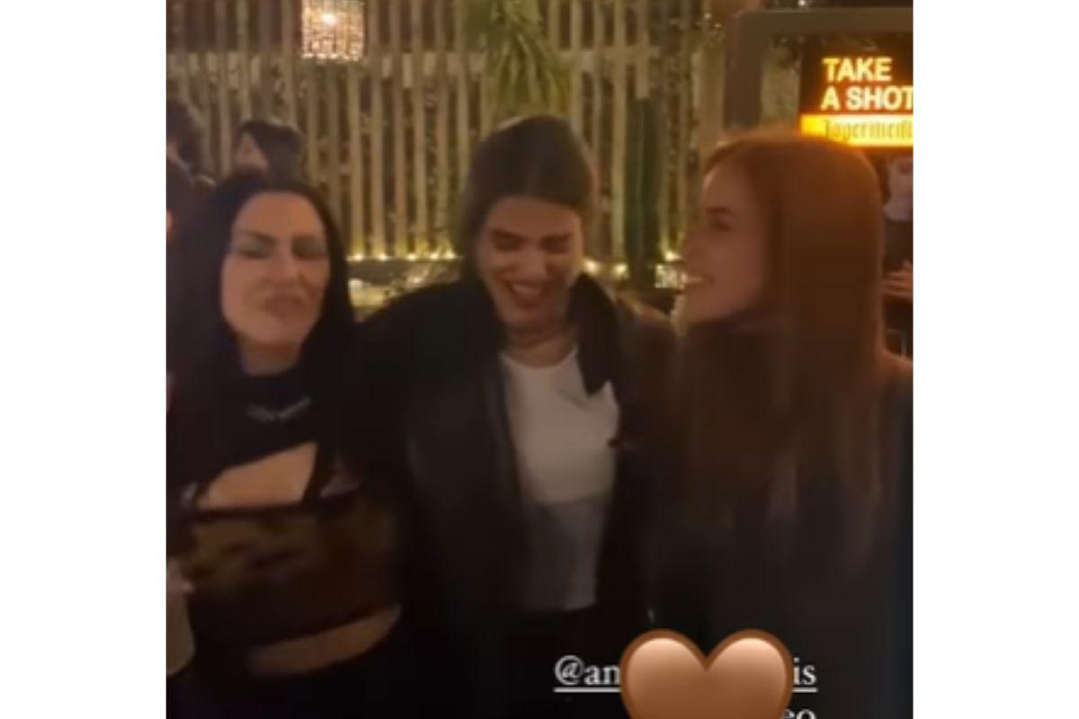 Ana Morais compartilhou um vídeo com as irmãs Cleo e Antônia