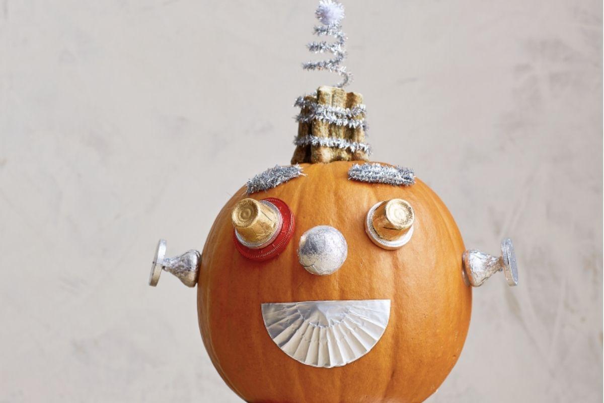 Essa abobora de robô vai deixar seu Halloween muito futurístico 
