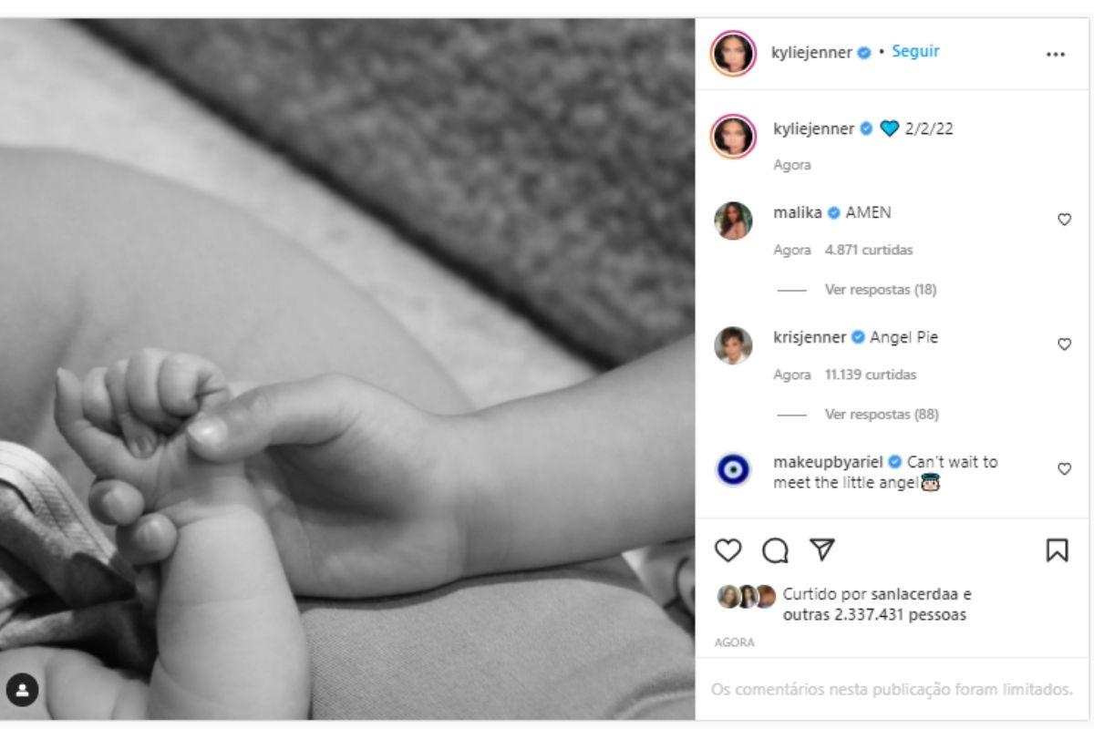 Kylie anunciou a chegada do segundo filho com Travis Scott no Instagram 