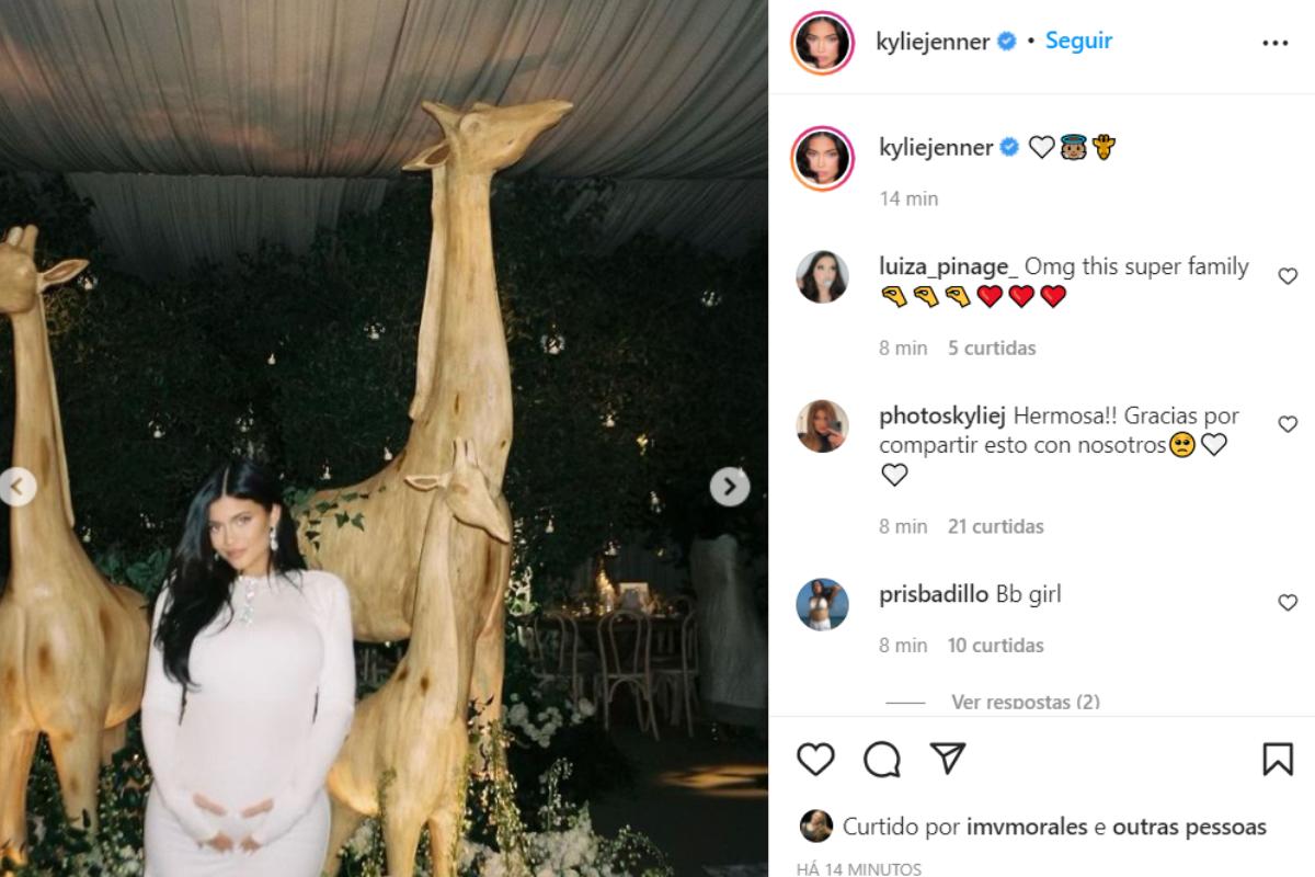 Kylie Jenner mostrou fotos do chá de bebê
