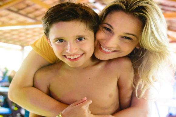 Fernanda Gentil e o filho Lucas, de 11 anos (foto: reprodução/Instagram)