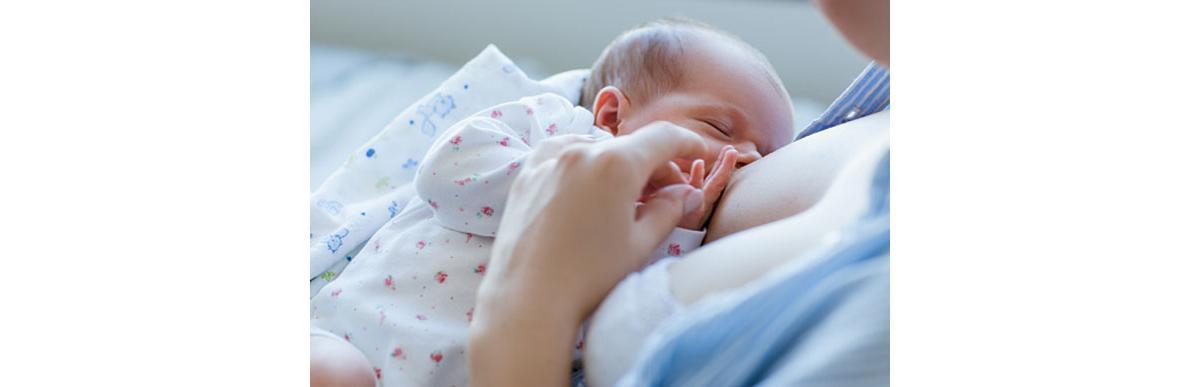 Amamentação é muito importante nos primeiros dias de vida do bebê (Foto: GettyImage)