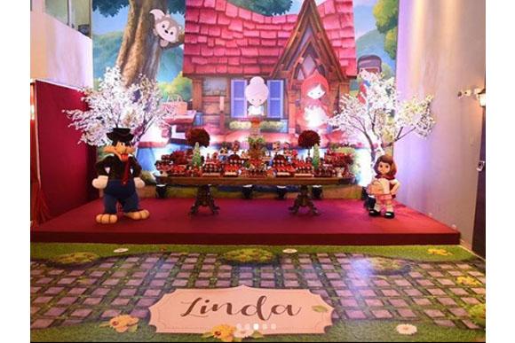 Mesa da festa de Linda (Foto: reprodução instagram)