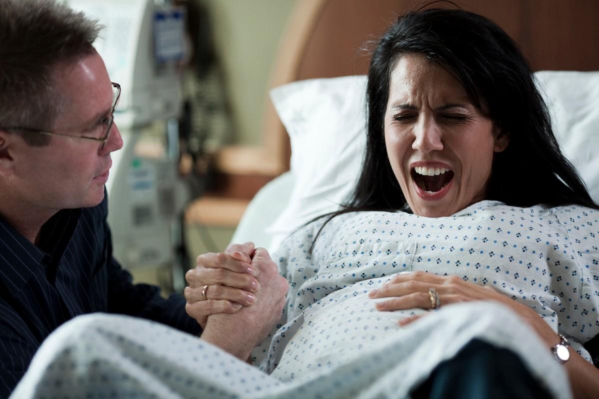 Estudo da OMS mostra como as mulheres são tratadas na hora do parto