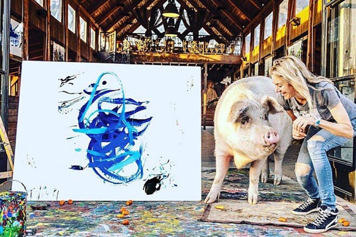 Porco faz sucesso com obras de arte nas redes sociais e vende quadro por R$ 130 mil