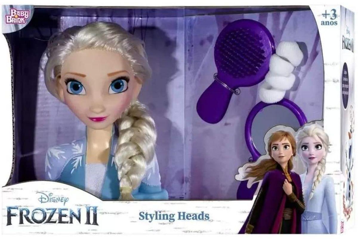 A boneca da Elsa, princesa da Disney está com 18% de desconto no Esquenta Black Friday