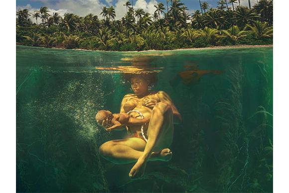 Fotógrafa cria projeto Aquadural para celebrar a beleza do parto na água (Foto: Reprodução/ Instagram @missanielaphotography)