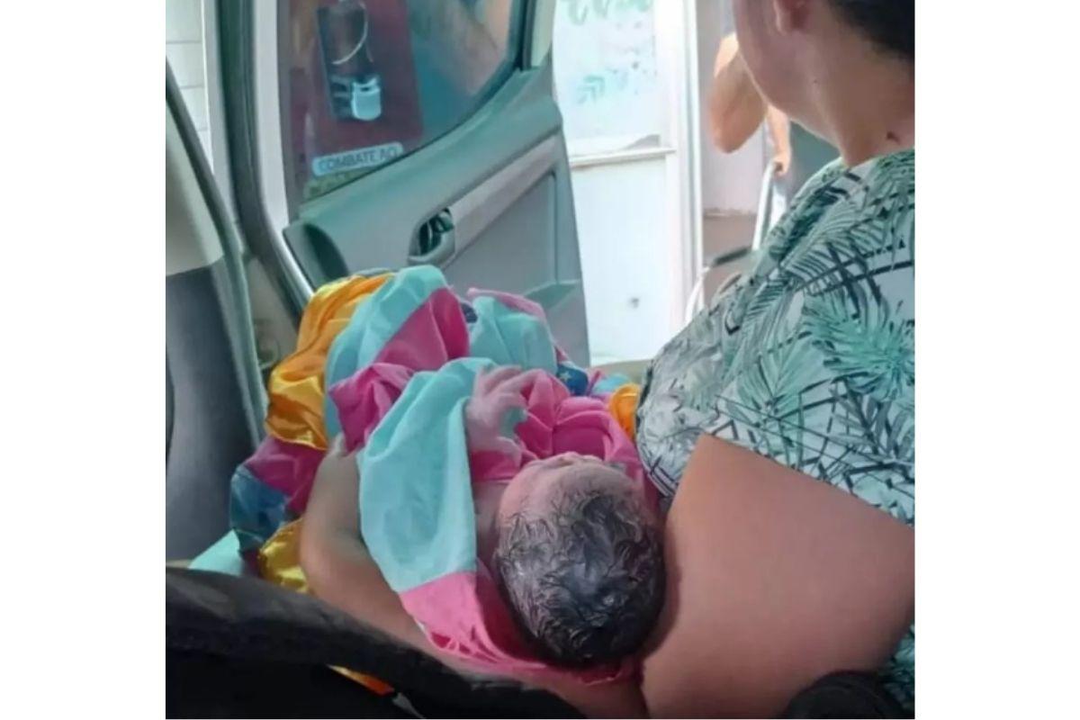 Bebê nasce dentro do carro da Polícia Militar